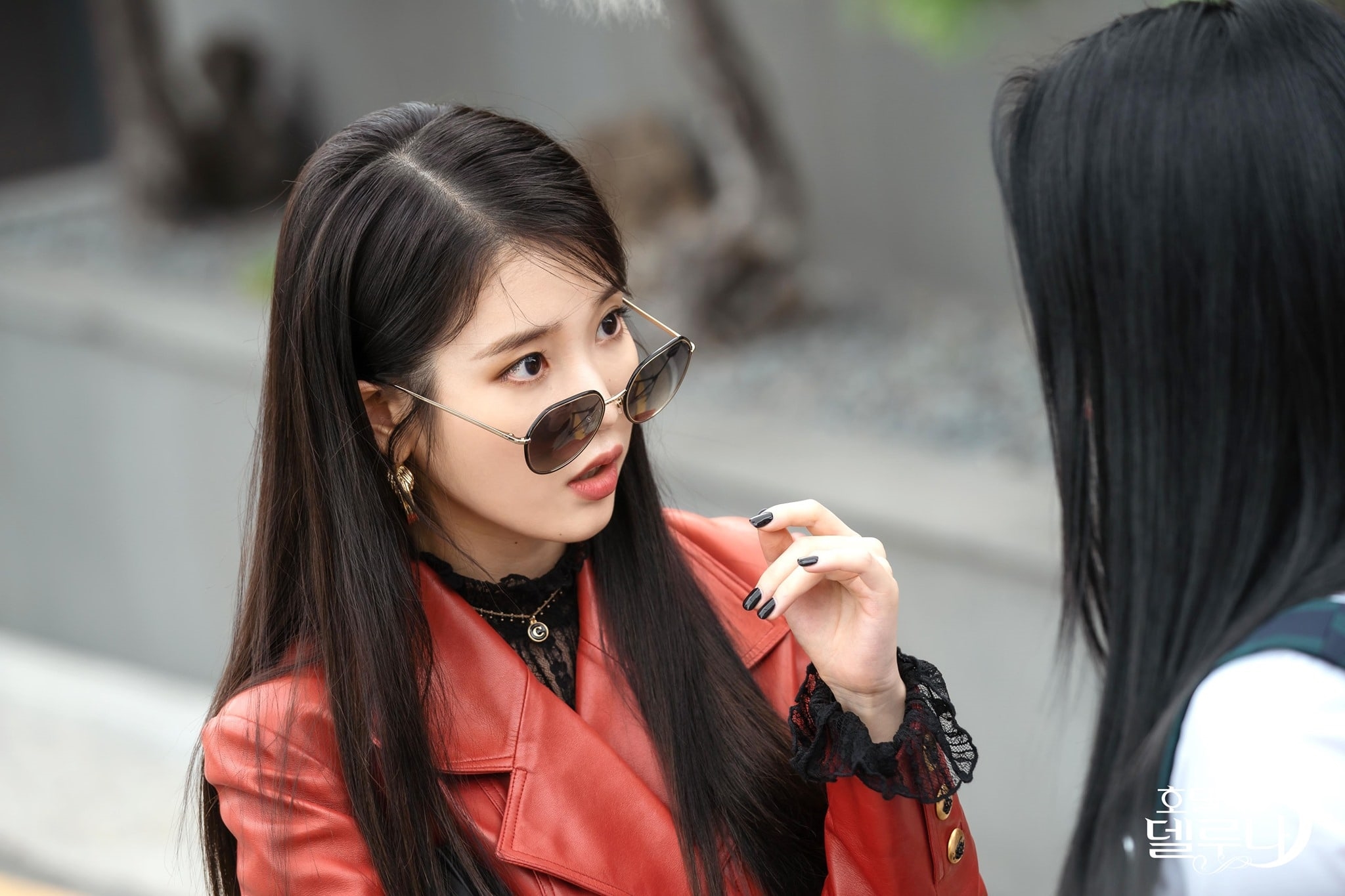 Thời trang của IU trong 'Hotel Del Luna' trở thành chủ đề nóng