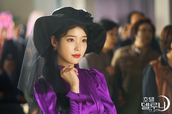 Thời trang của IU trong 'Hotel Del Luna' trở thành chủ đề nóng