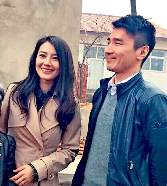 Cao Viên Viên lần đầu lộ diện sau 2 tháng hạ sinh con gái đầu lòng