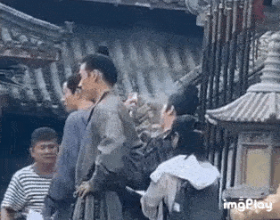 Những lần xịt kem chống nắng như phun bình cứu hỏa của dàn mỹ nam Cbiz