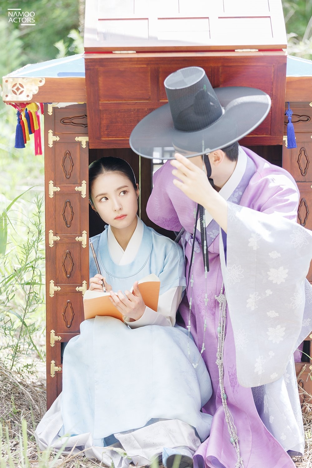 Shin Se Kyung tỏa sáng trong bộ ảnh hậu trường quay phim mới