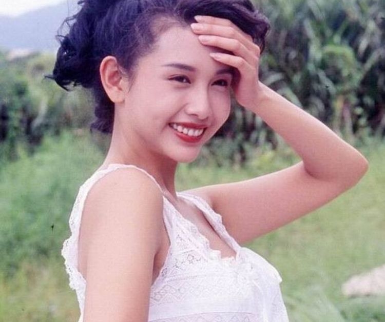 Con gái Khâu Thục Trinh khoe sắc trong hội rich kid thế giới