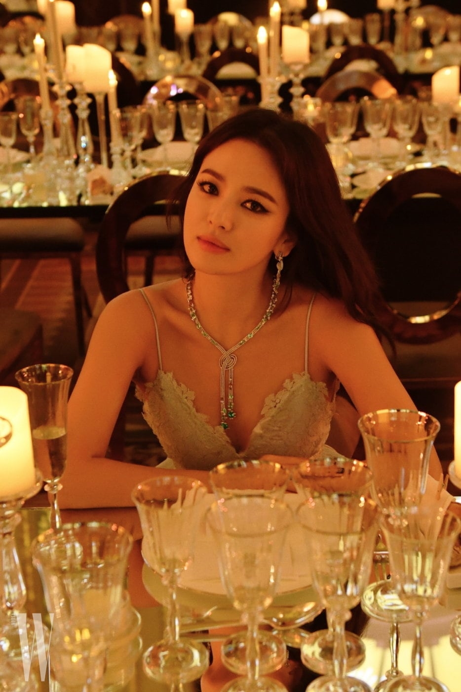 Song Hye Kyo khoe loạt ảnh đẹp ngất khi tham dự sự kiện bên trời Tây