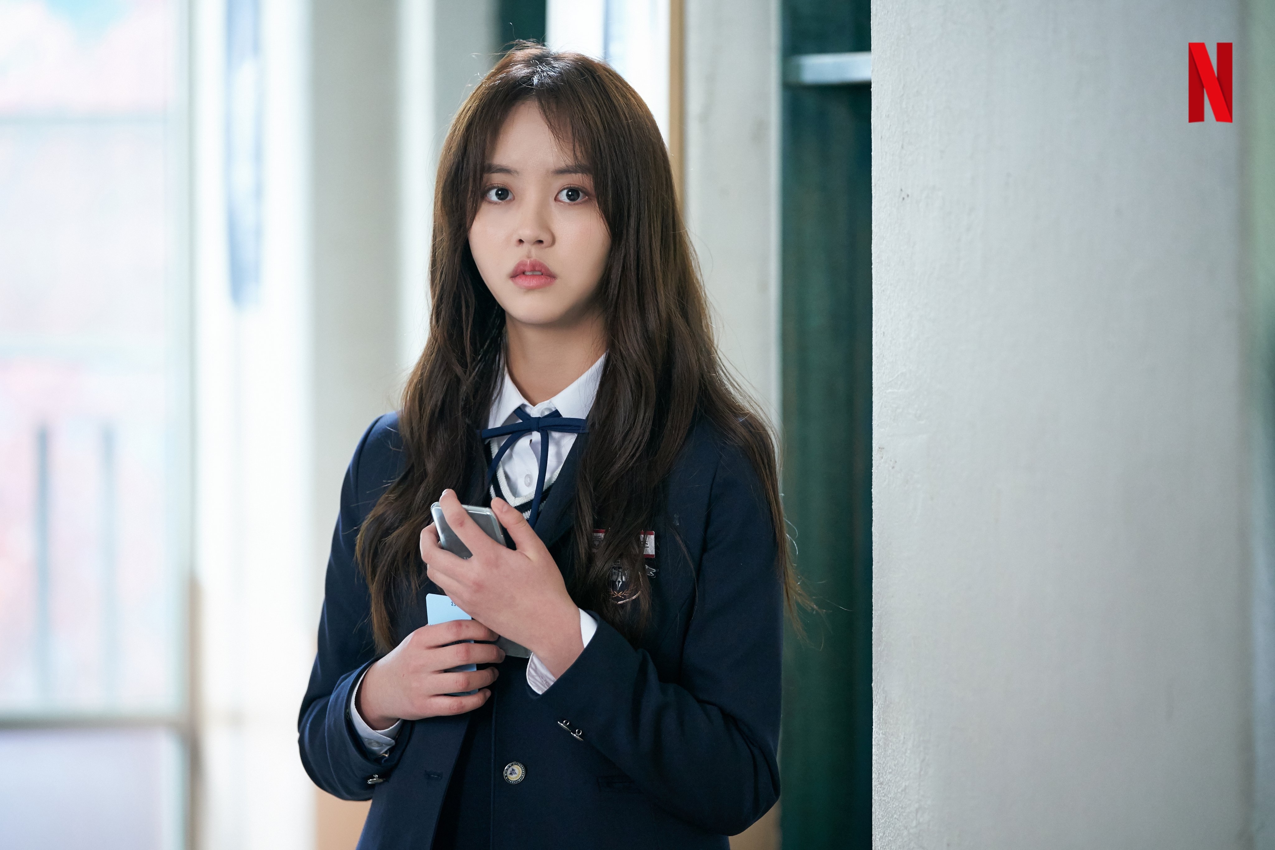 Kim So Hyun tung hình ảnh và teaser ra mắt phim mới Love Alarm