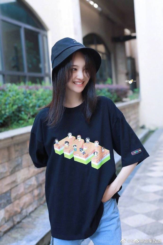 Trịnh Sảng tái xuất đốn tim fan, năng động khoe kỹ năng nhào lộn