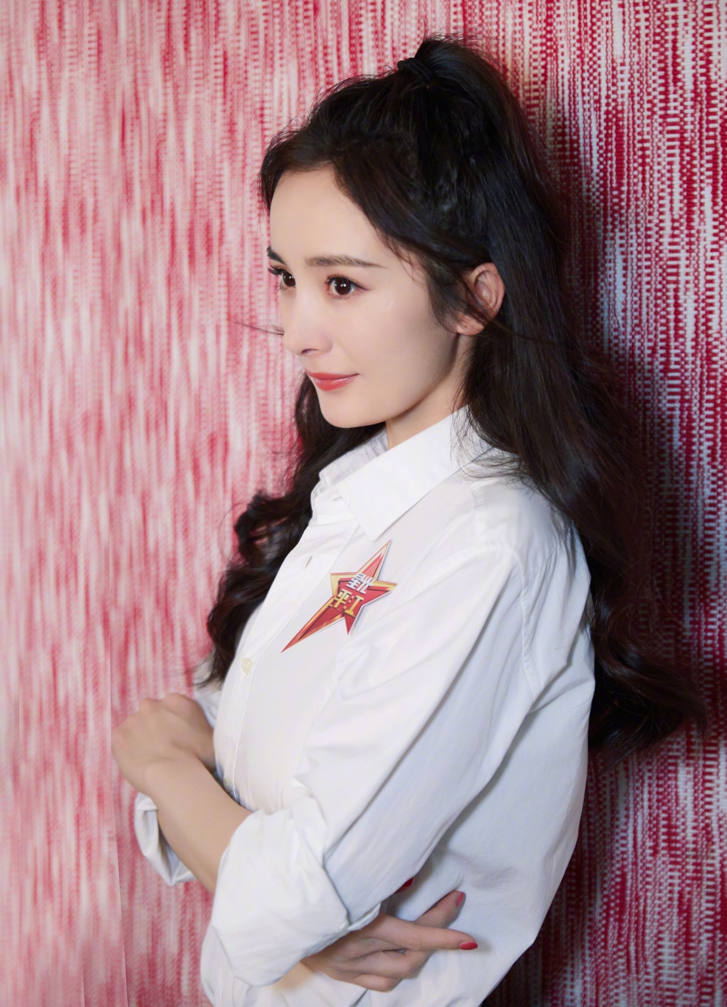 Dương Mịch hứng gạch đá vì bị tố 'hám fame' vì trổ tài vẽ hoạt hình