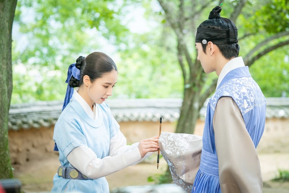 Shin Se Kyung - Cha Eun Woo khoe phản ứng đáng yêu trong hậu trường