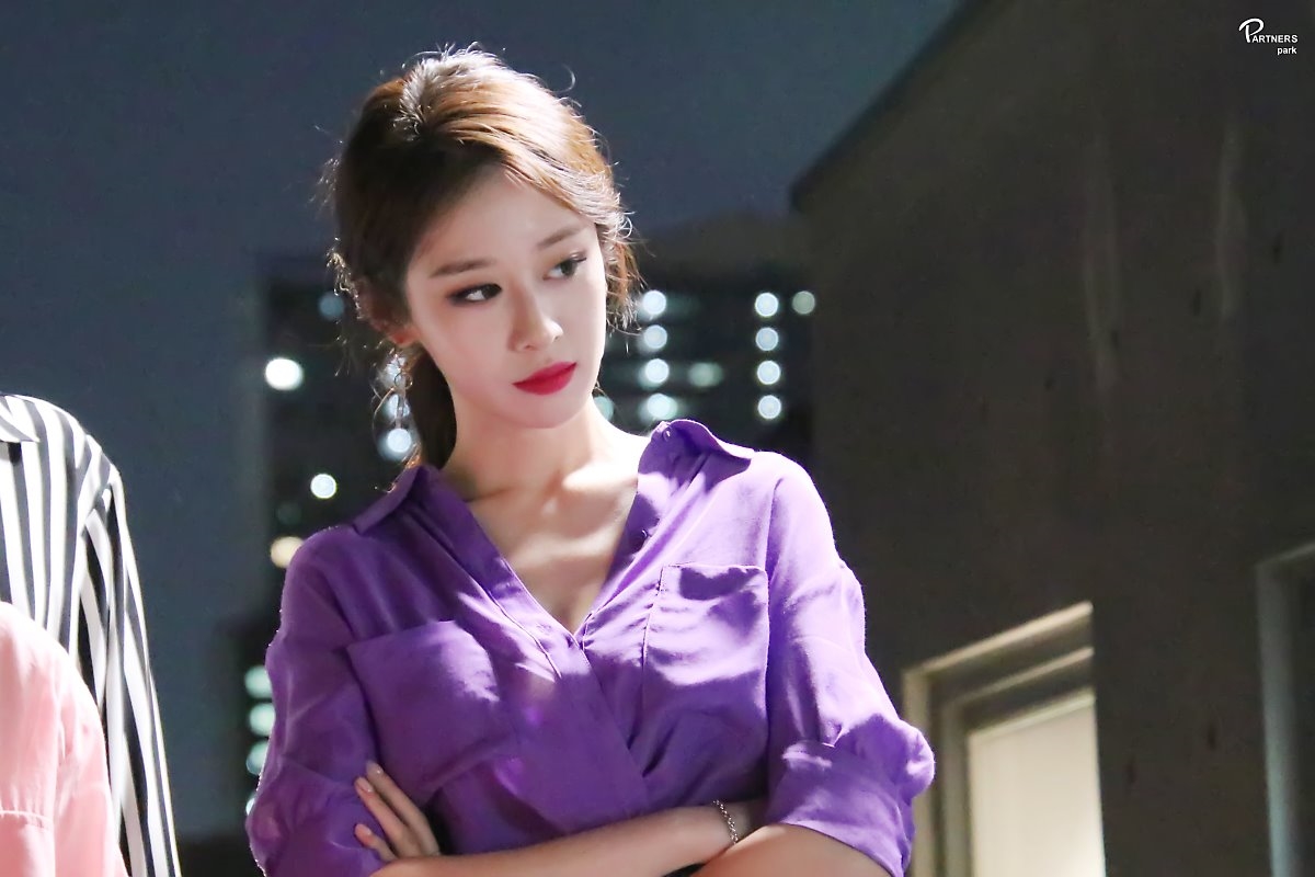 Jiyeon tung bộ ảnh hậu trường drama mới đẹp như họa báo