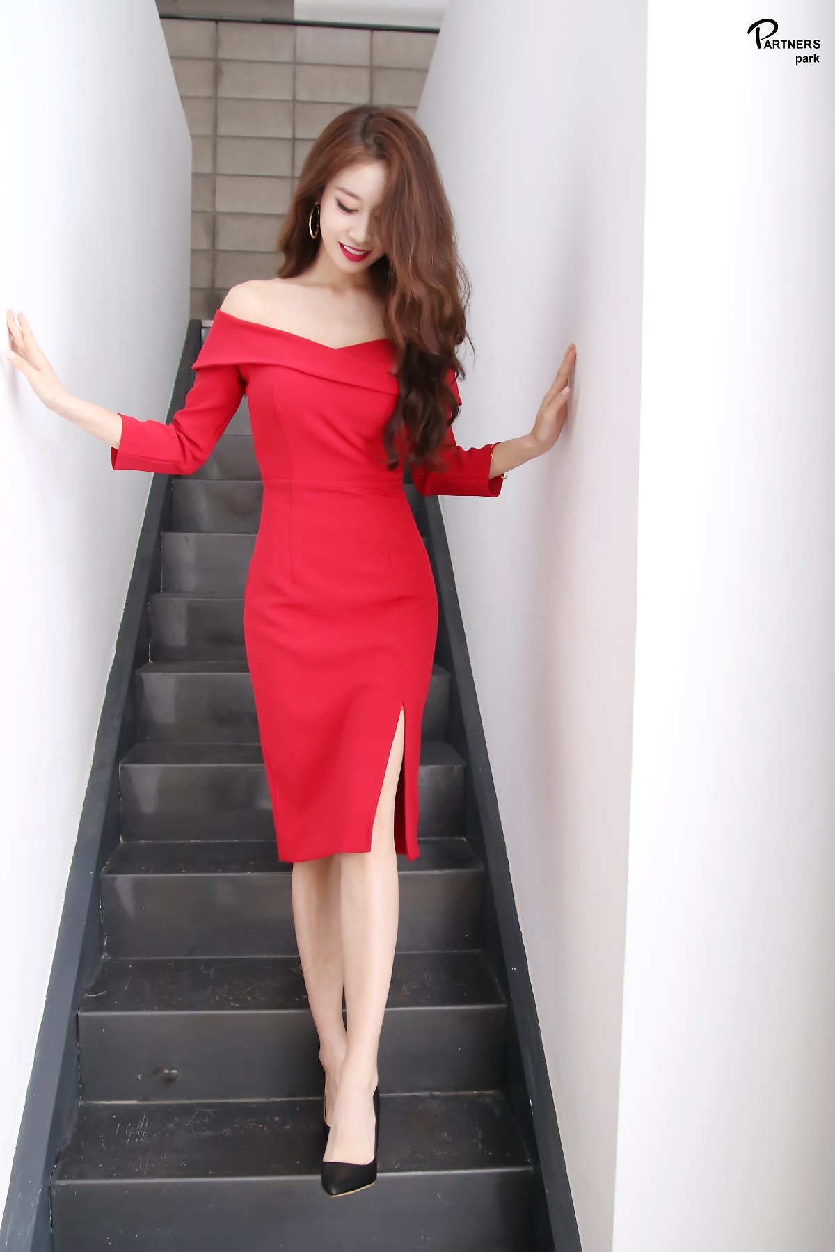 Jiyeon tung bộ ảnh hậu trường drama mới đẹp như họa báo