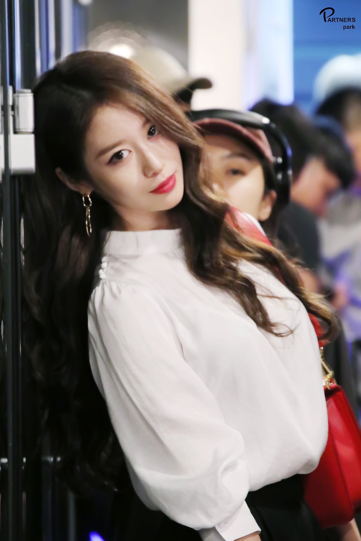 Jiyeon tung bộ ảnh hậu trường drama mới đẹp như họa báo