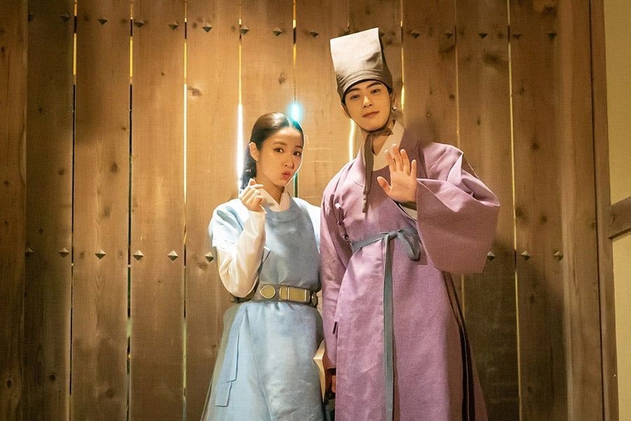 Shin Se Kyung - Cha Eun Woo khoe phản ứng đáng yêu trong hậu trường