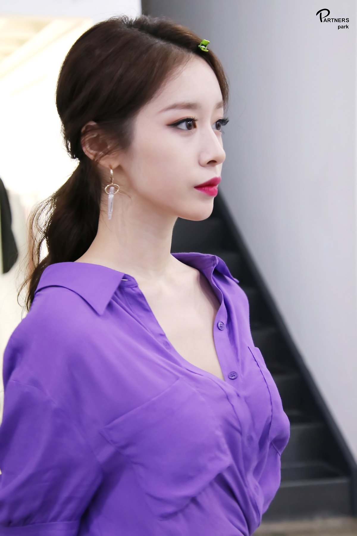 Jiyeon tung bộ ảnh hậu trường drama mới đẹp như họa báo