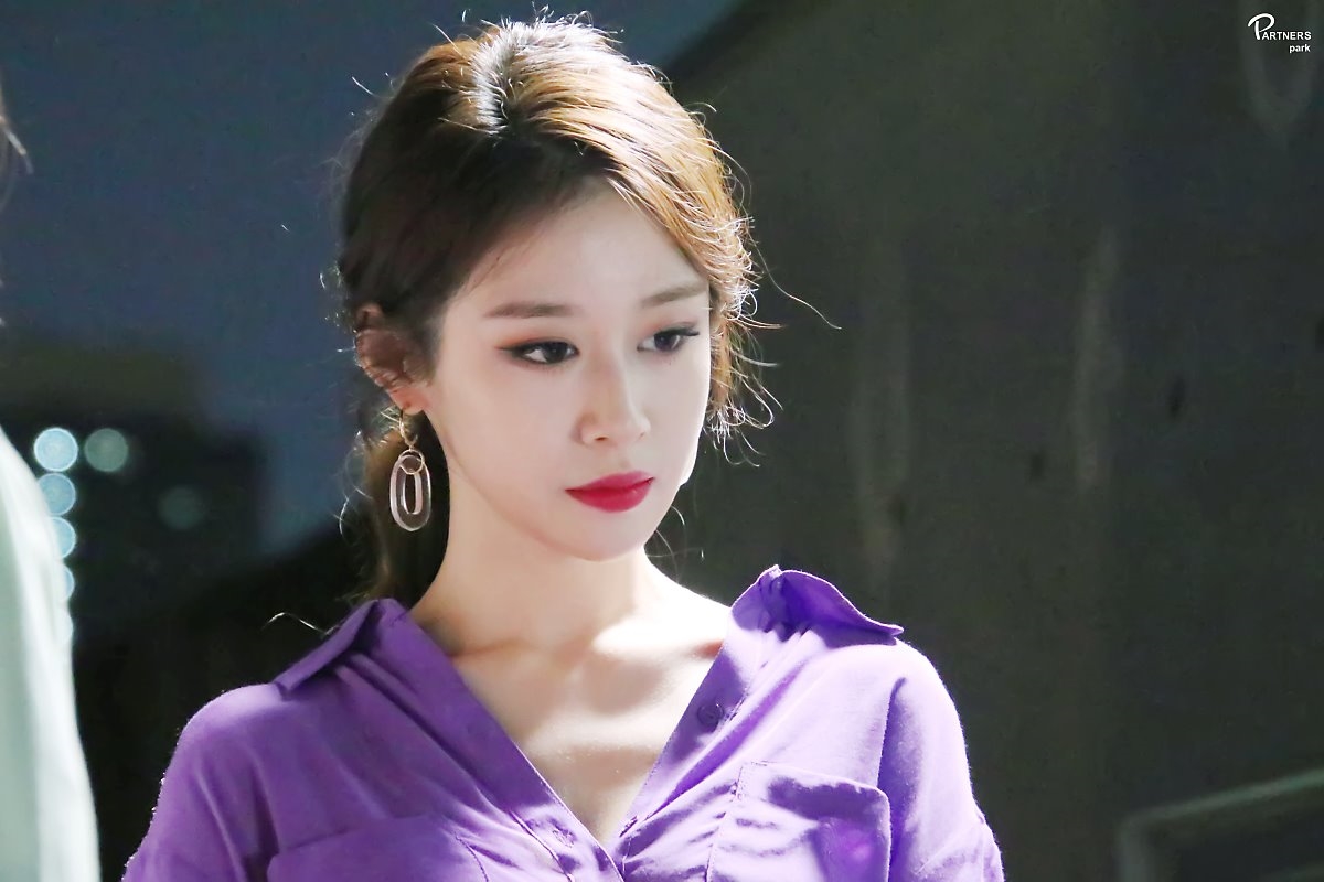 Jiyeon tung bộ ảnh hậu trường drama mới đẹp như họa báo