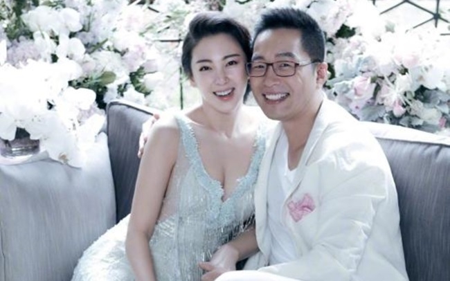Nỗi niềm mỹ nhân Cbiz khi lấy chồng đại gia: Lưu Đào è cổ gánh nợ