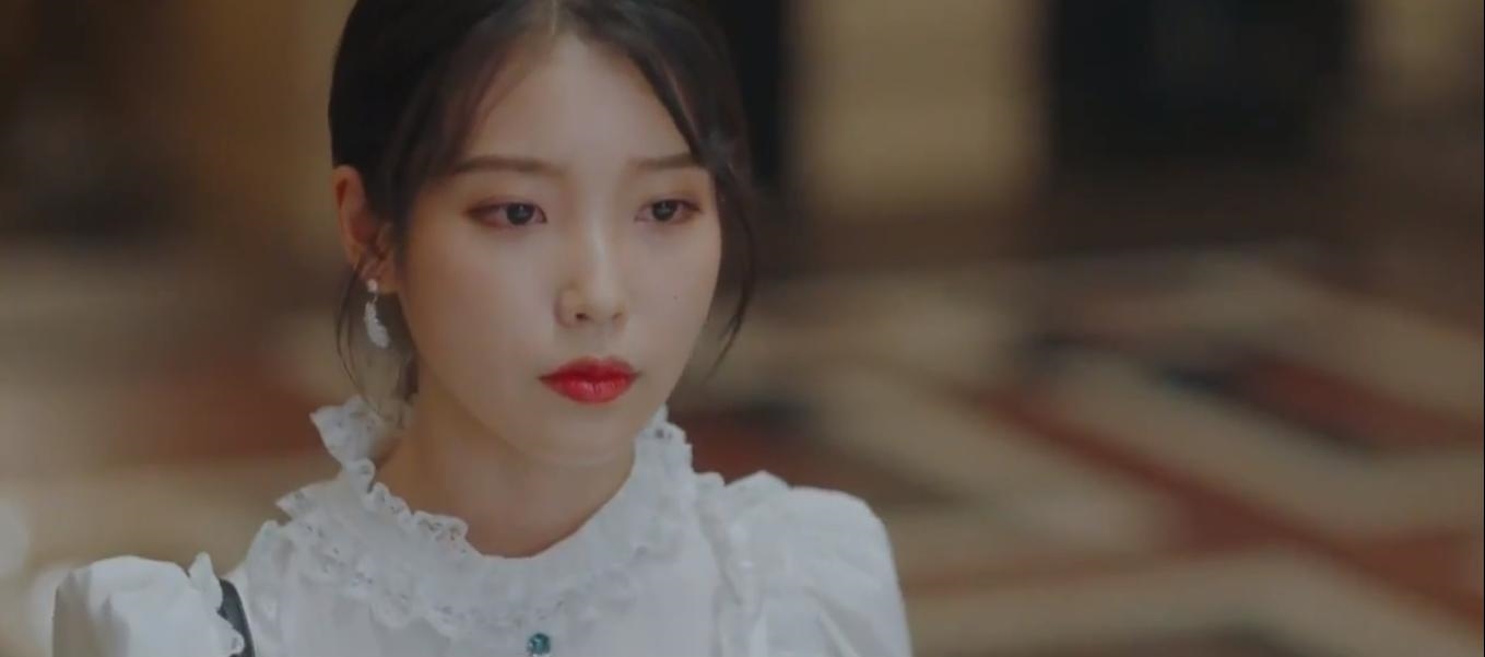 Ánh mắt xuất thần của IU trong tập mới nhất “Hotel Del Luna” gây sốt