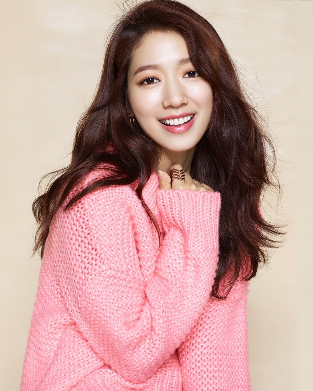 Park Shin Hye làm người kể chuyện trong phim tài liệu về động vật