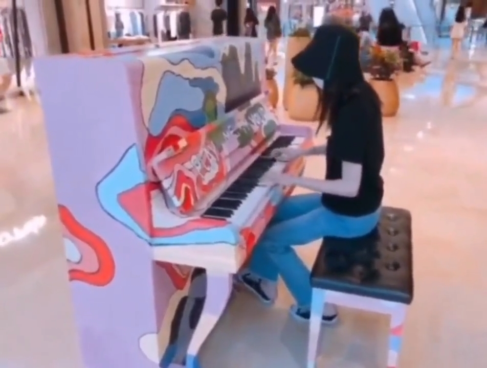 Trịnh Sảng trổ tài chơi đàn piano xuất sắc khiến mạng xã hội dậy sóng