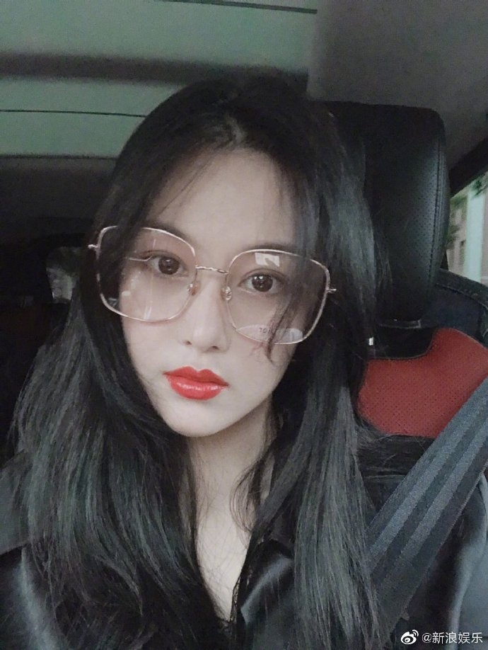 Mẹ Trương Hinh Dư bị thương vì bảo vệ cho con gái khi tủ sập