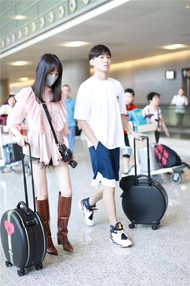 Trịnh Sảng điệu đà, vì thời trang 'phang' thời tiết khiến fan dậy sóng