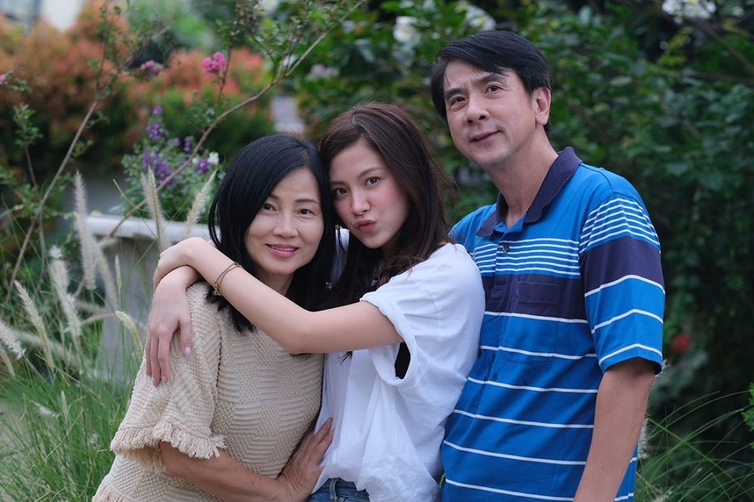 Sao Thái thi nhau khoe hình cùng mẹ nhân 'Ngày của Mẹ'