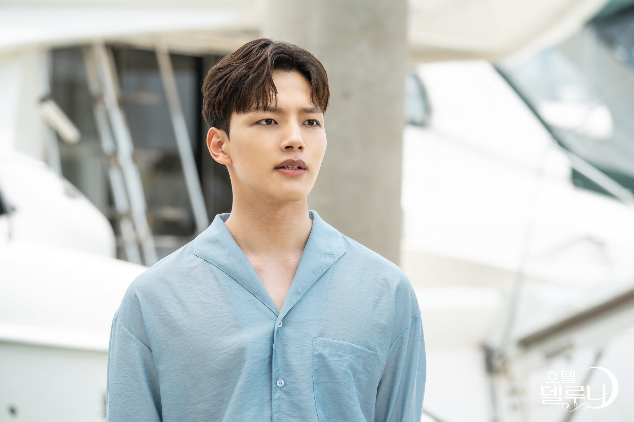 Im Si Wan gửi quà tặng Yeo Jin Goo tới phim trường 'Hotel Del Luna'