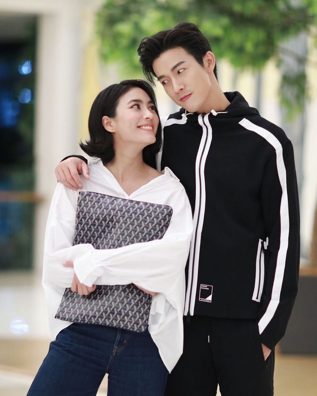 Push Puttichai mong vợ ngừng nhận phim để ở nhà tập trung sinh con