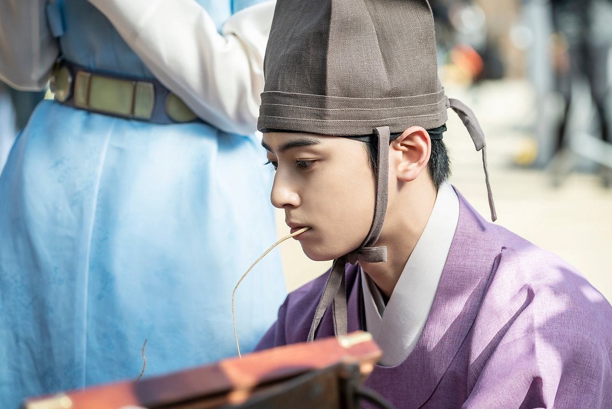 Cha Eun Woo đẹp siêu thực trong hậu trường drama cổ trang