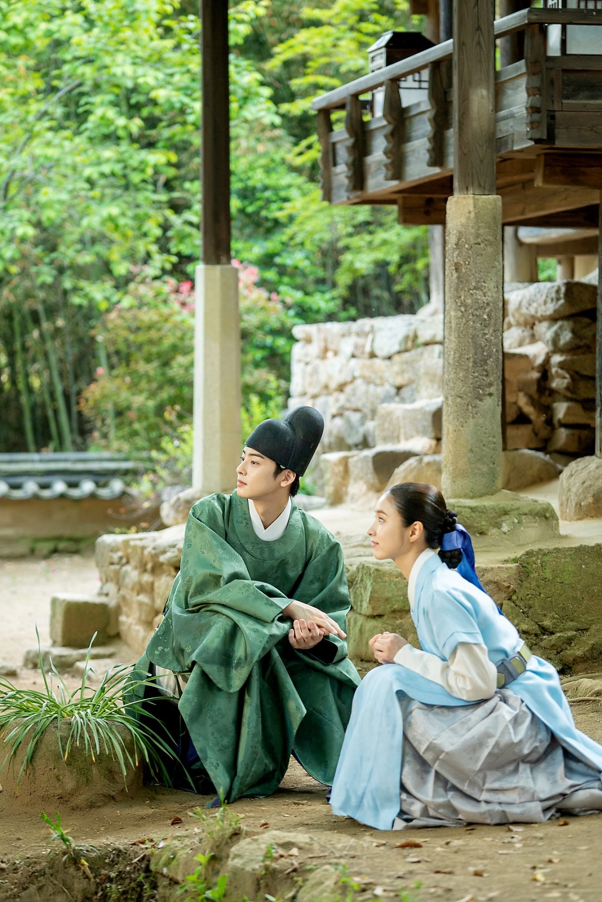 Cha Eun Woo đẹp siêu thực trong hậu trường drama cổ trang