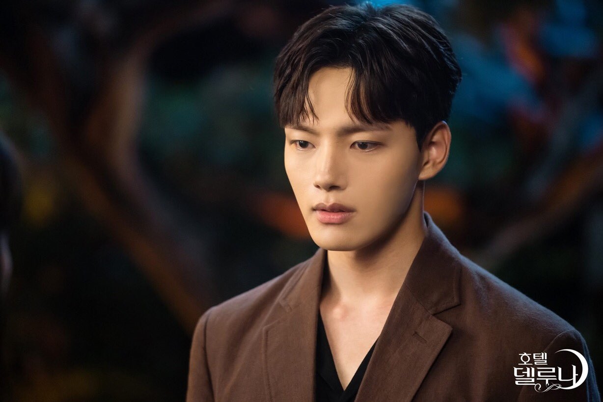 'Hotel Del Luna' tập 12 lại tăng rating với nụ hôn của nam nữ chính
