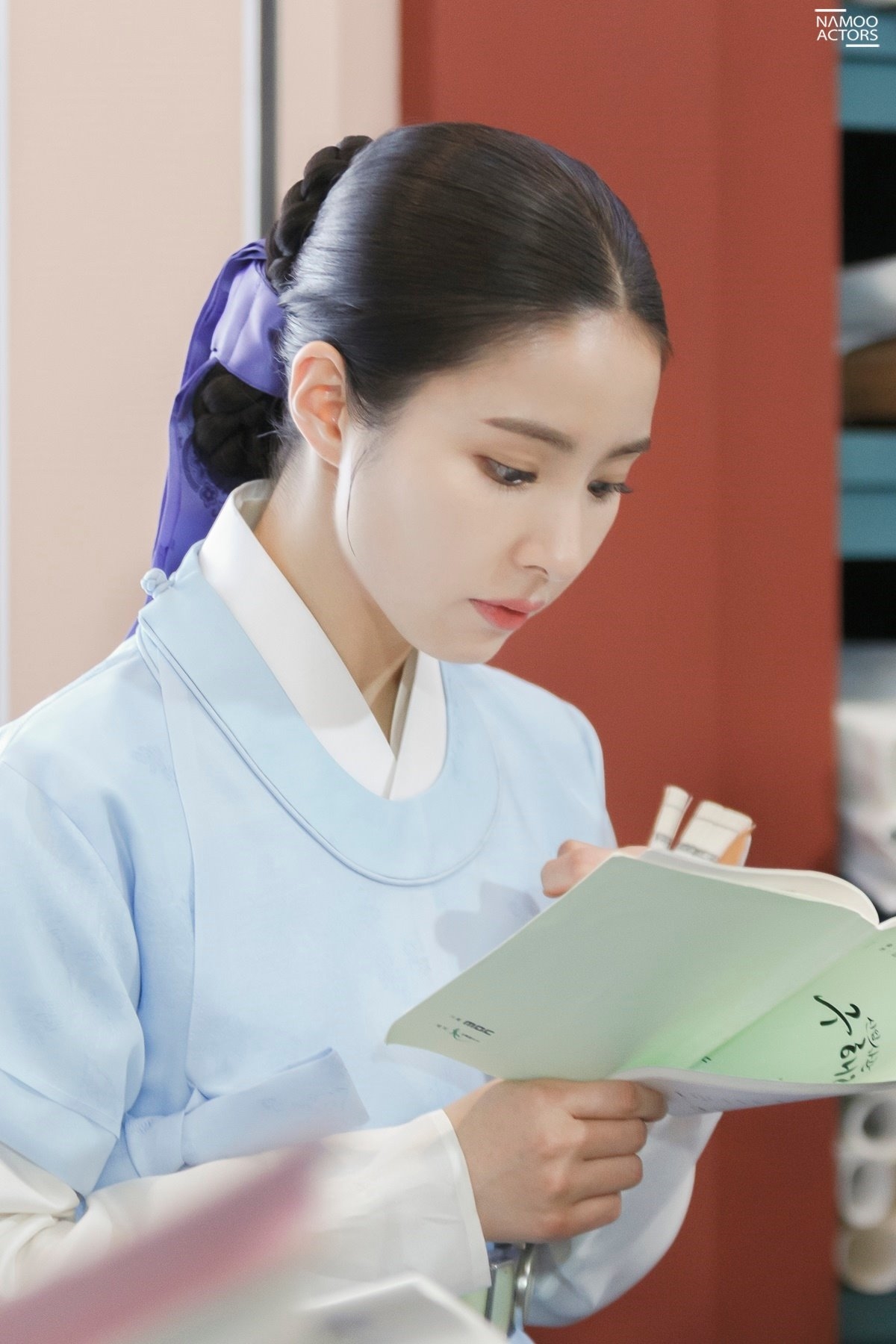 Shin Se Kyung xinh đẹp rạng rỡ trong bộ ảnh hậu trường drama
