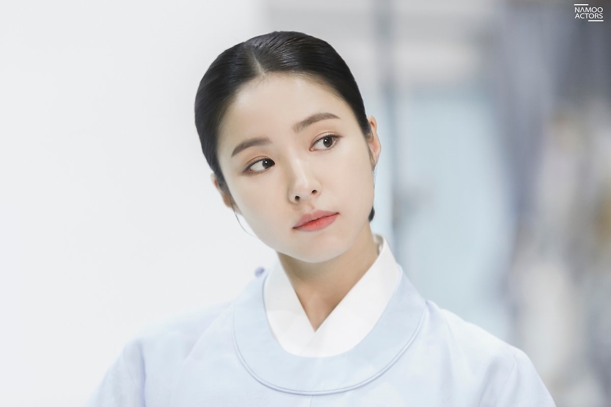 Shin Se Kyung xinh đẹp rạng rỡ trong bộ ảnh hậu trường drama