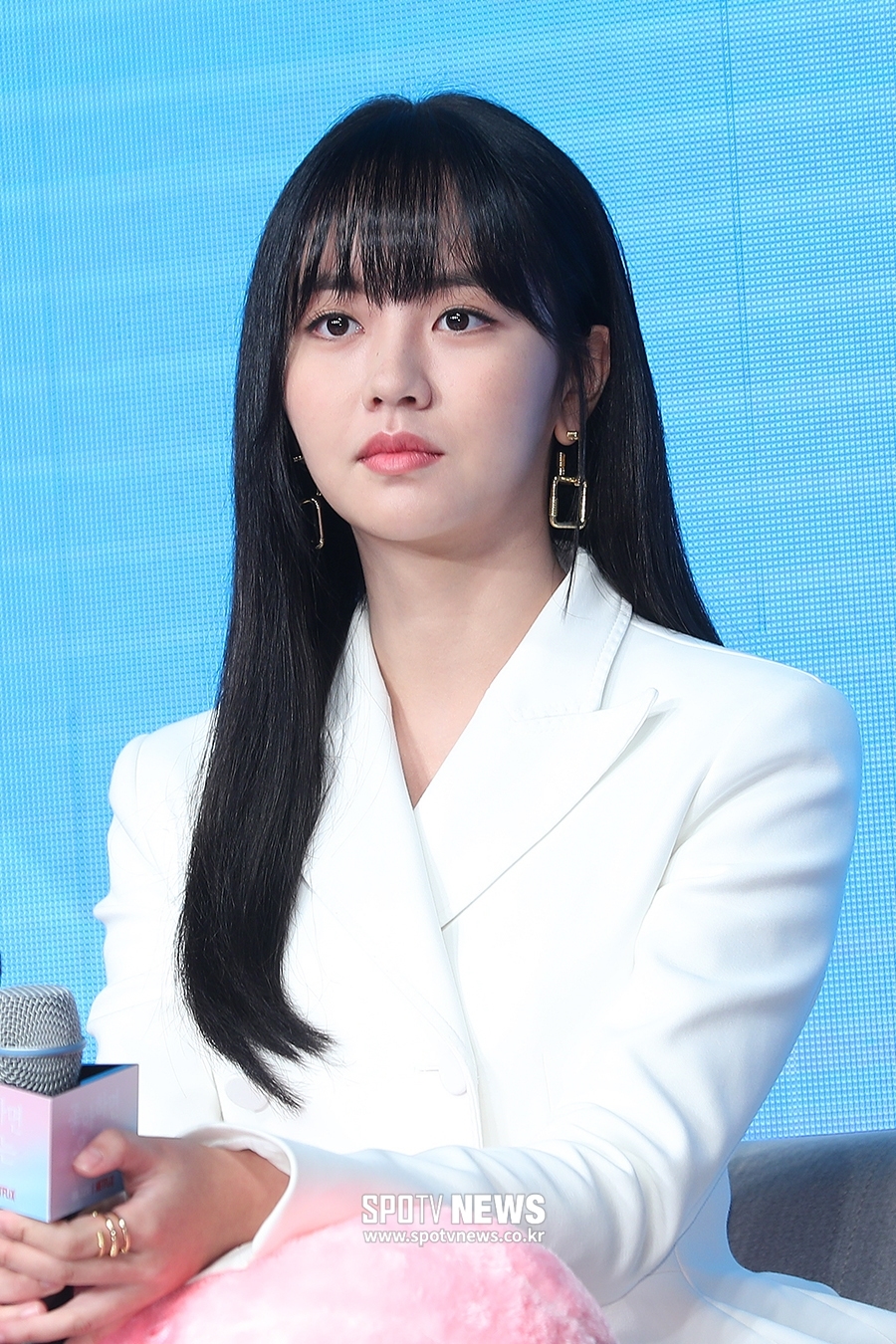Kim So Hyun xinh đẹp ngọt ngào tuồi 20 trong họp báo webdrama mới