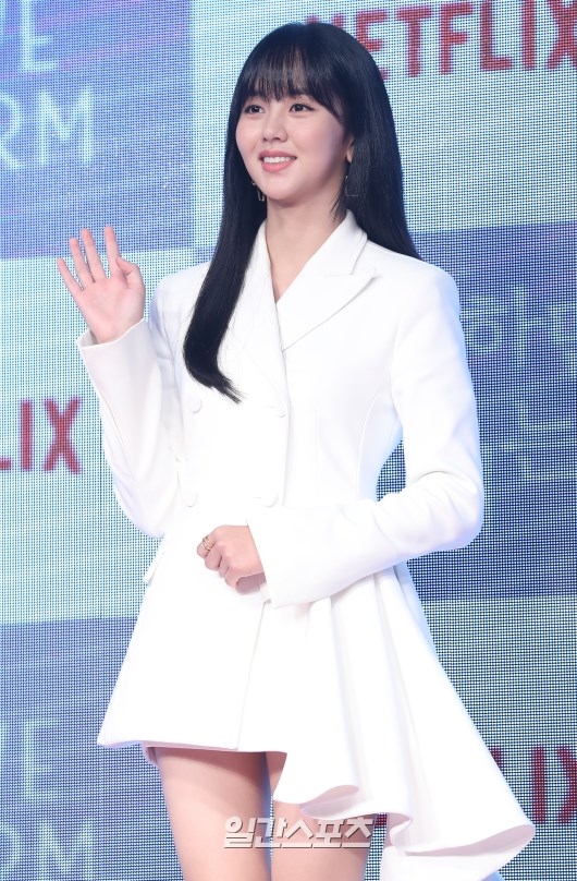 Kim So Hyun xinh đẹp ngọt ngào tuồi 20 trong họp báo webdrama mới