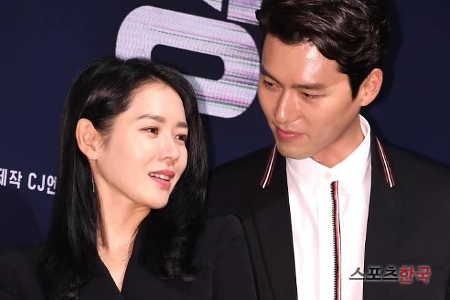 Hyun Bin chia sẻ về lần hợp tác thứ hai với Son Ye Jin trên tạp chí