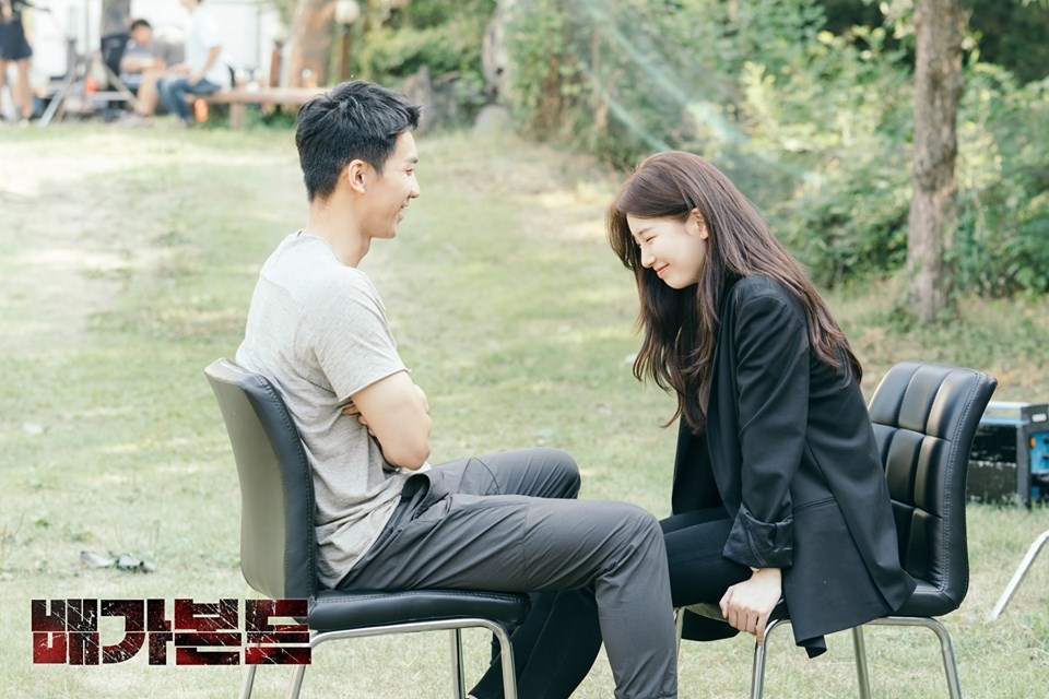'Vagabond' tung loạt ảnh đầu tiên cực đẹp của Lee Seung Gi - Suzy