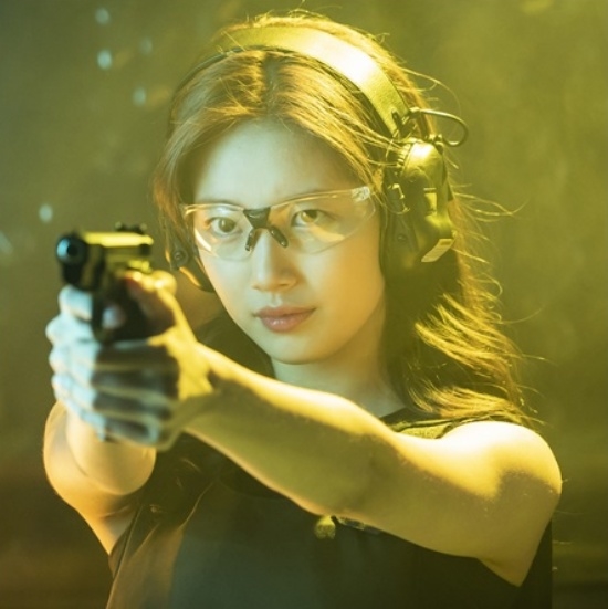 Vagabond tung hình ảnh mới cực chất của Lee Seung Gi - Suzy
