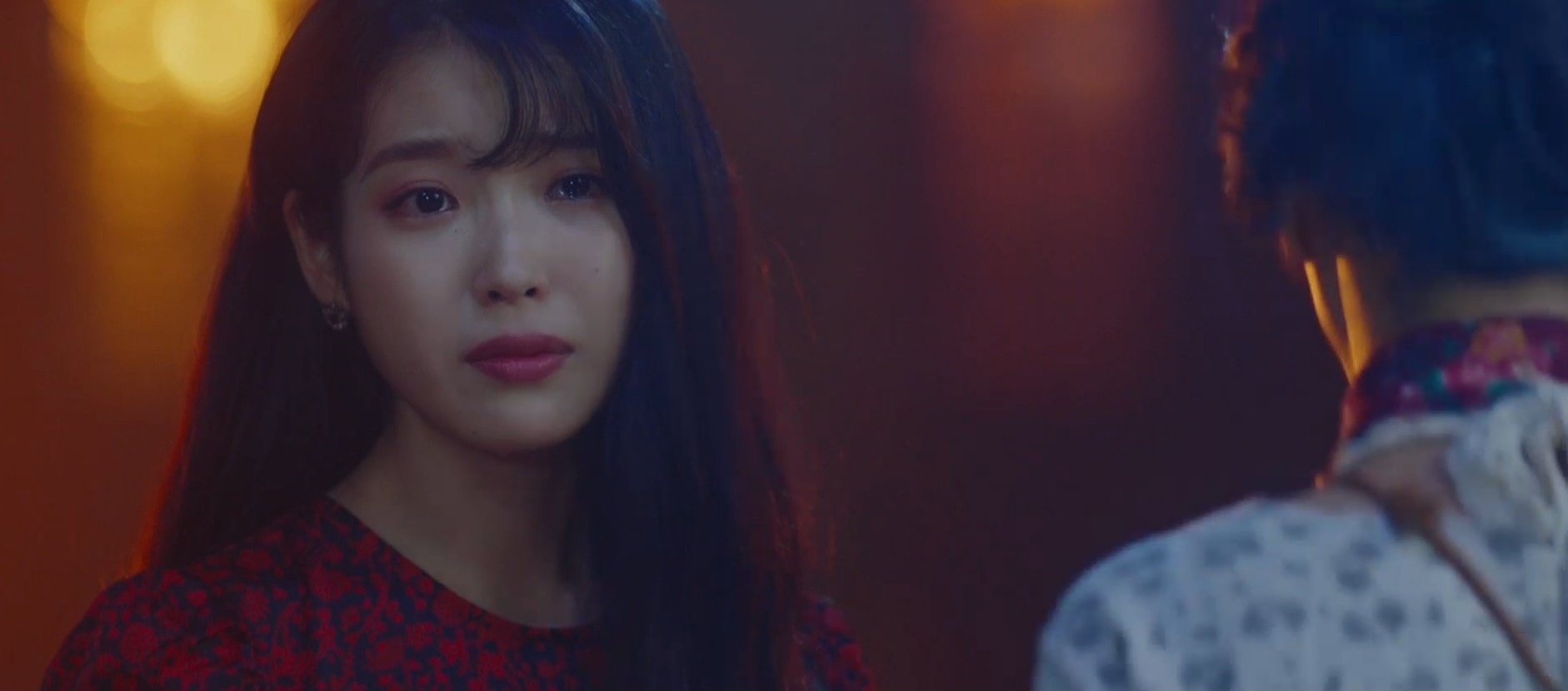'Hotel Del Luna' khiến fan giằng xé vì sự hoàn hảo của hai nam chính