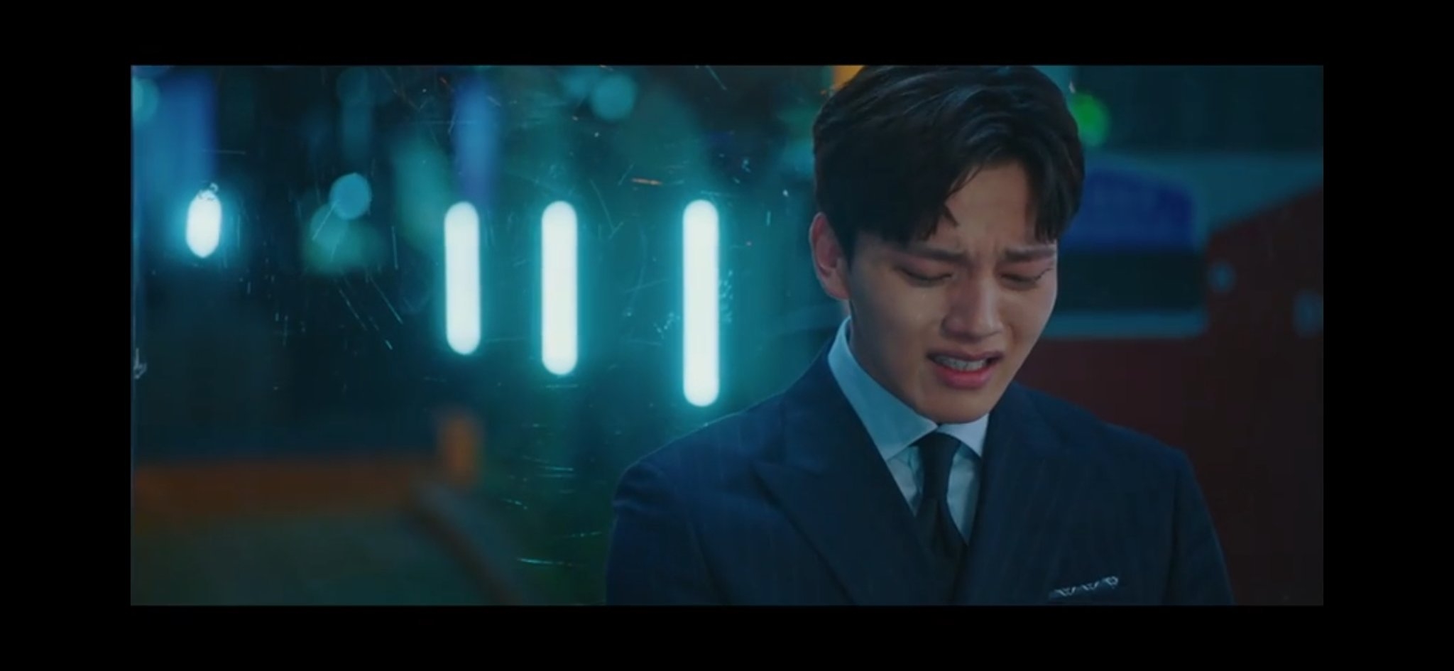 'Hotel Del Luna' khiến fan giằng xé vì sự hoàn hảo của hai nam chính