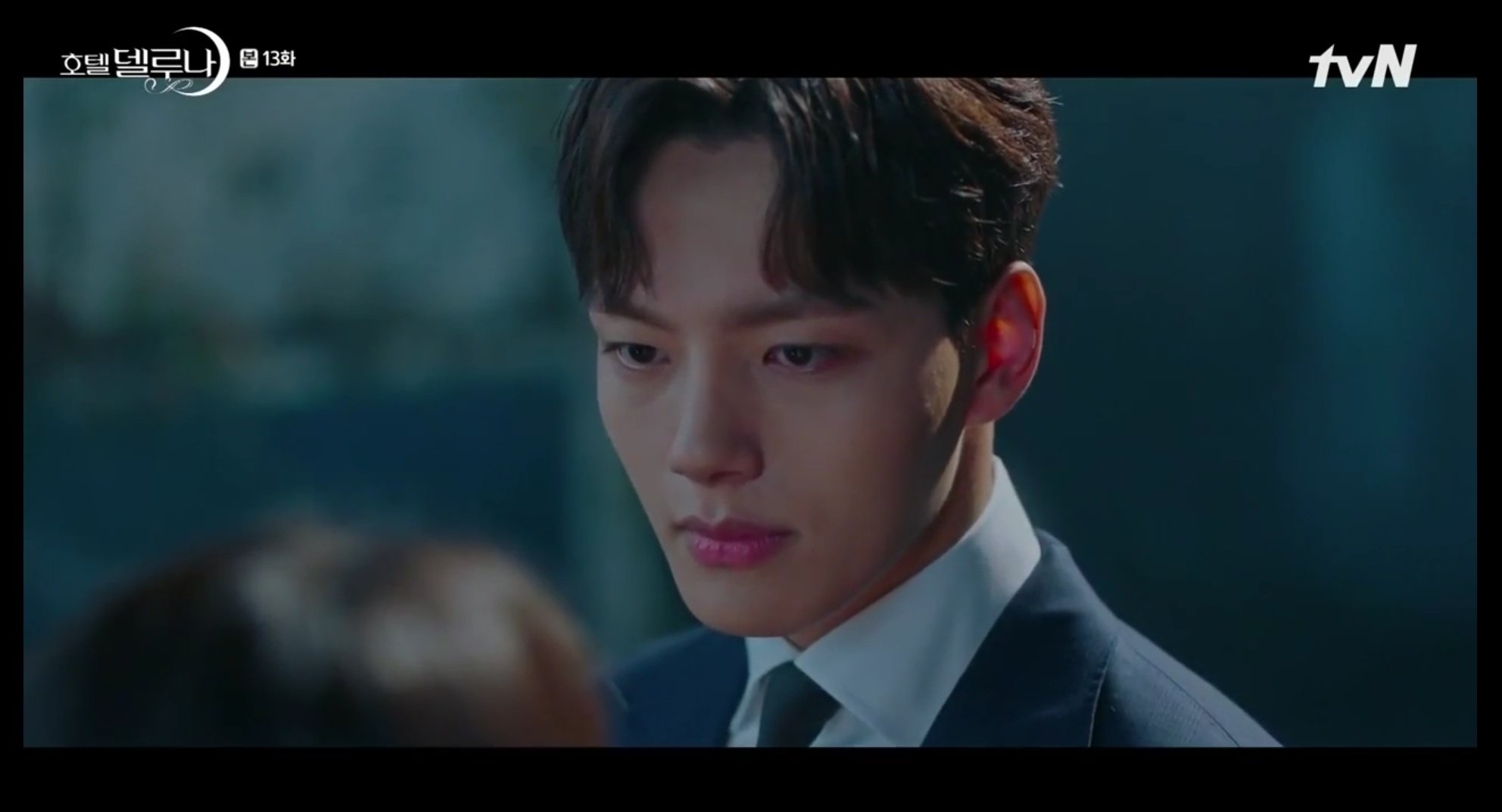'Hotel Del Luna' khiến fan giằng xé vì sự hoàn hảo của hai nam chính