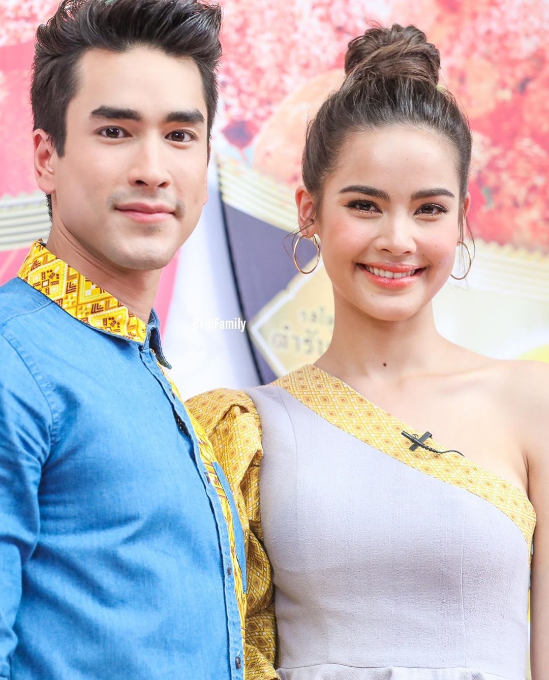 Nadech - Yaya bình dị tay trong tay đi chùa khiến fan ấm lòng