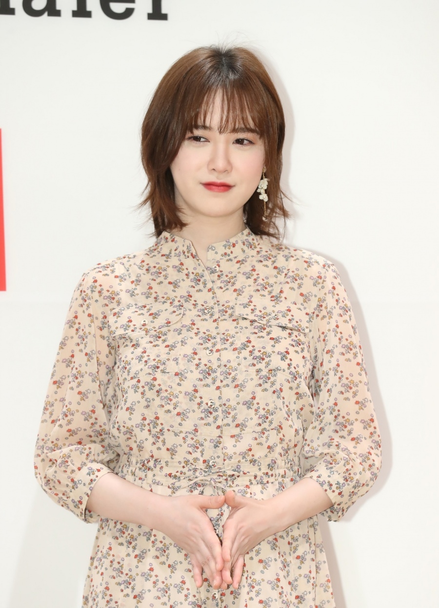 Goo Hye Sun đăng ảnh mới cùng cún cưng kể chuyện công việc