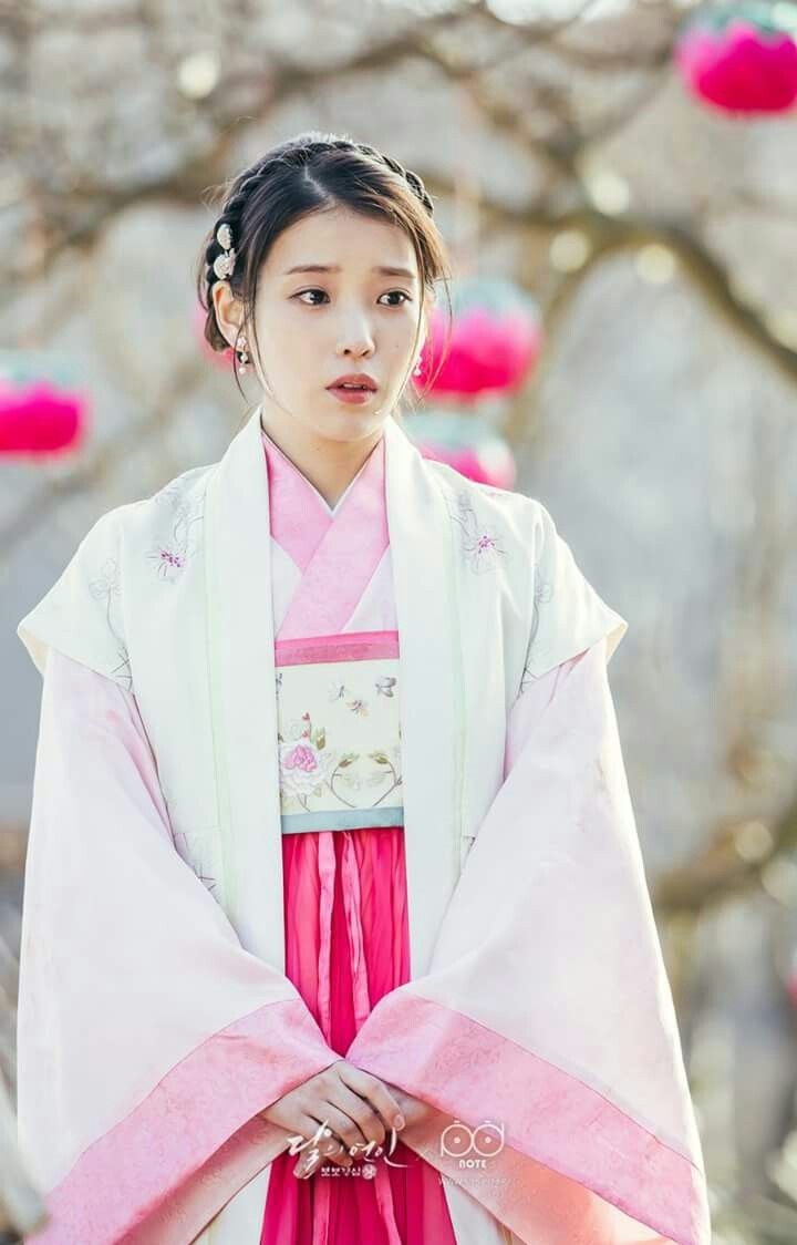 IU - Yeo Jin Goo đã tạo ra những siêu phẩm nào trước 'Hotel Del Luna'?