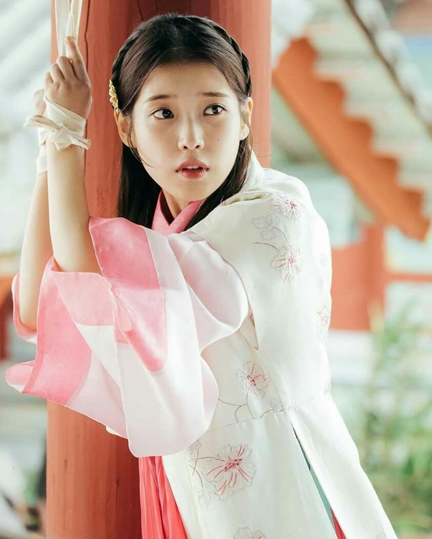 IU - Yeo Jin Goo đã tạo ra những siêu phẩm nào trước 'Hotel Del Luna'?