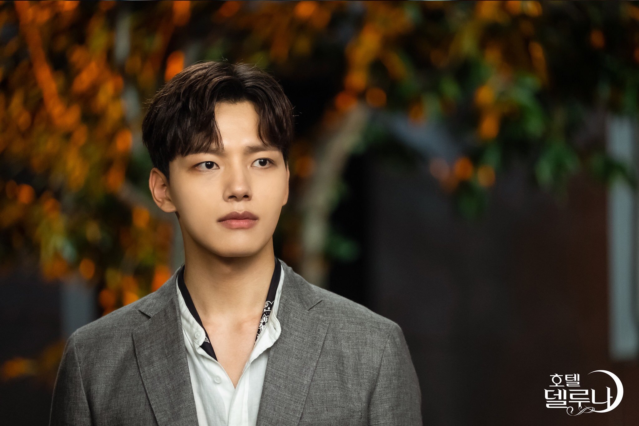 Yeo Jin Goo - IU trở thành hai ngôi sao truyền hình hot nhất tháng 8