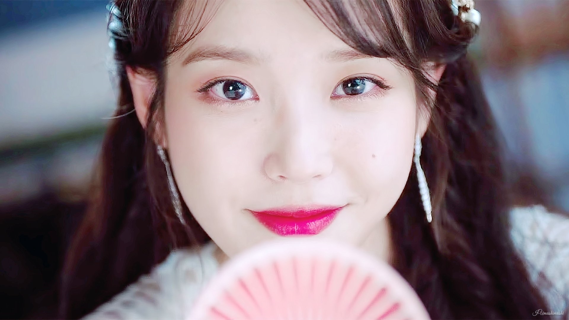 IU nỗ lực hết mình cả trong phim lẫn hậu trường cho 'Hotel Del Luna'