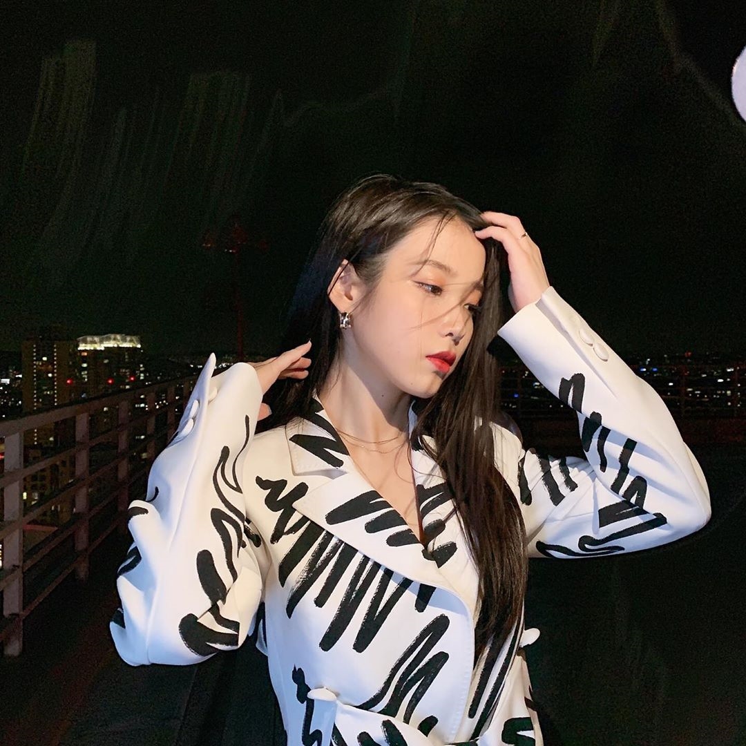 IU nỗ lực hết mình cả trong phim lẫn hậu trường cho 'Hotel Del Luna'
