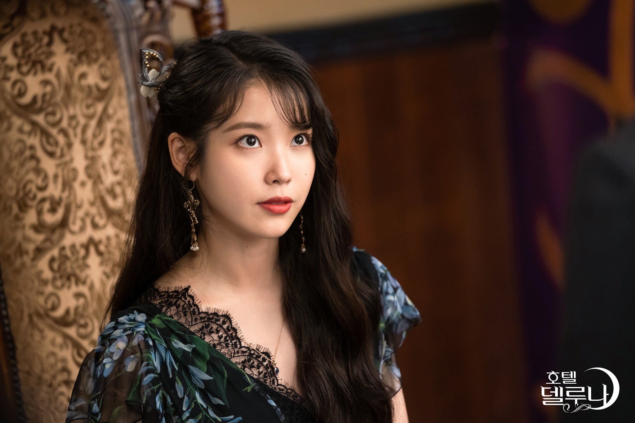 IU nỗ lực hết mình cả trong phim lẫn hậu trường cho 'Hotel Del Luna'