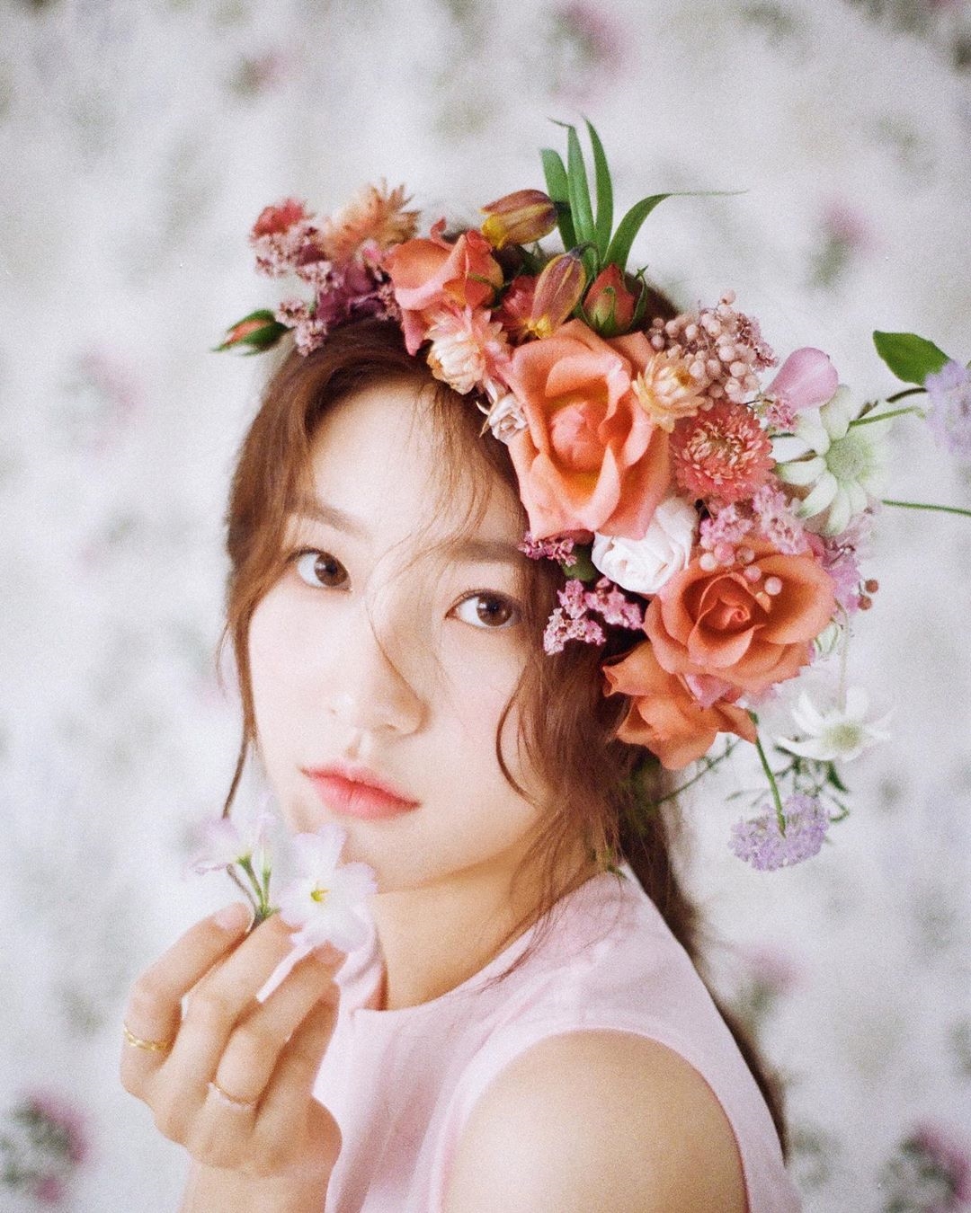 Kim Sae Ron khoe ảnh chụp cùng hai em gái xinh xắn gây chú ý