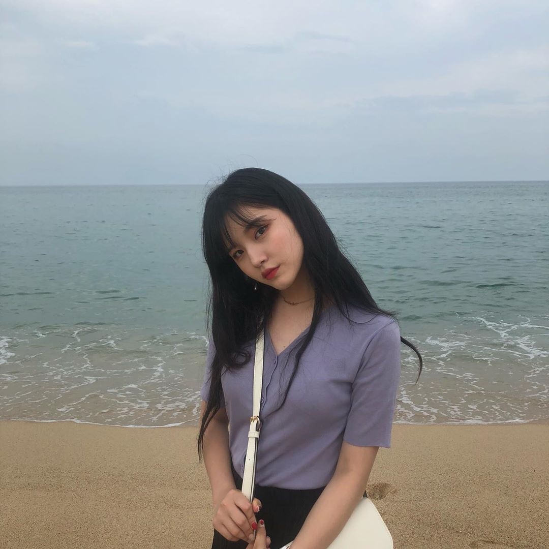 Kim Sae Ron khoe ảnh chụp cùng hai em gái xinh xắn gây chú ý