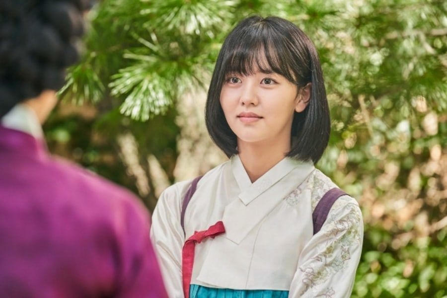 Kim So Hyun tiết lộ tạo hình tóc ngắn mới lạ trong drama cổ trang mới
